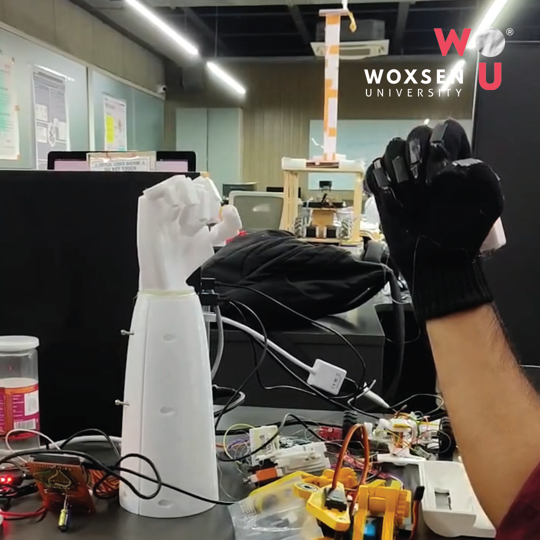 AI-Powered Robotic Hand: Advancing Human-Machine Interaction Through Innovation